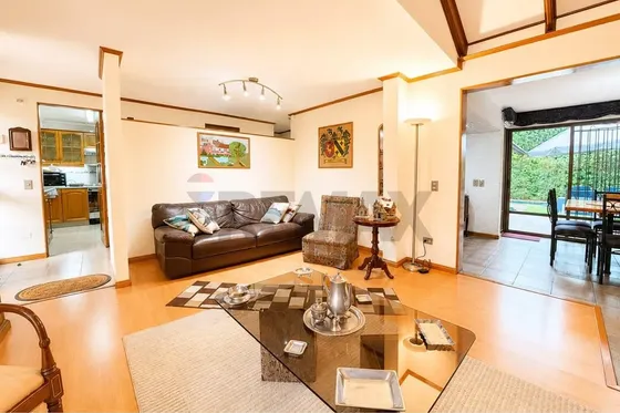 Venta Casa Sector Montenegro 4d+4b Con Piscina