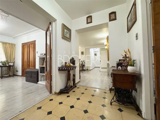 Departamento En Venta De 5 Dorm. En Santiago