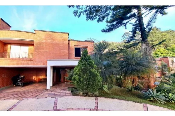 Casa Para Venta En Medellín El Poblado