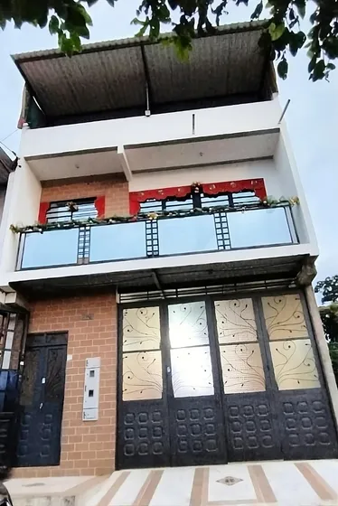 Vendo Hermosa Casa De Tres Pisos