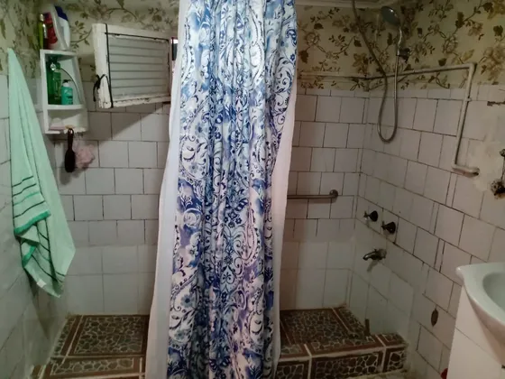 Excelente Casa Con Conectividad A Linea 1,5,6.
