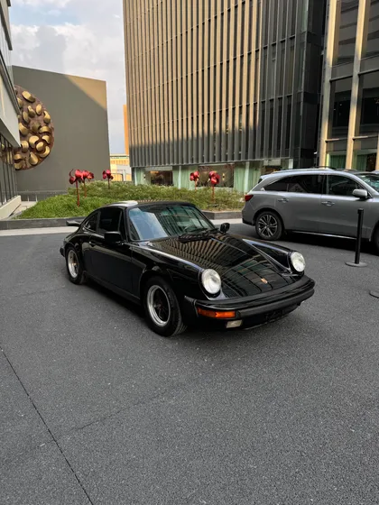 Porsche 911 Carrera