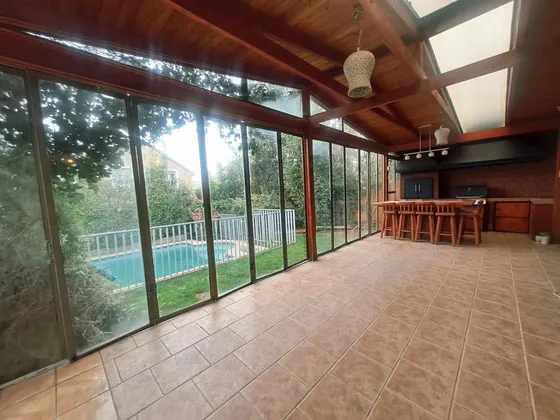 Entrega Inmediata, 5 Dormitorios, En Condominio!