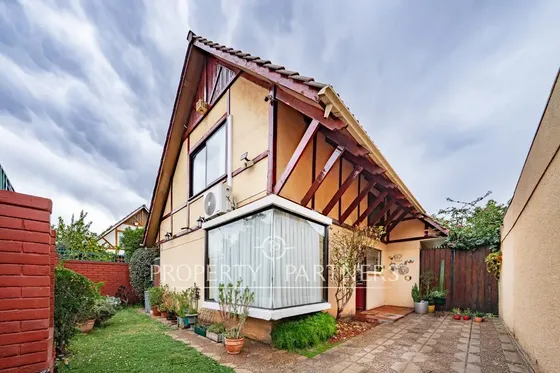 Venta De Casa En Villa San Carlos, Peñalolén.