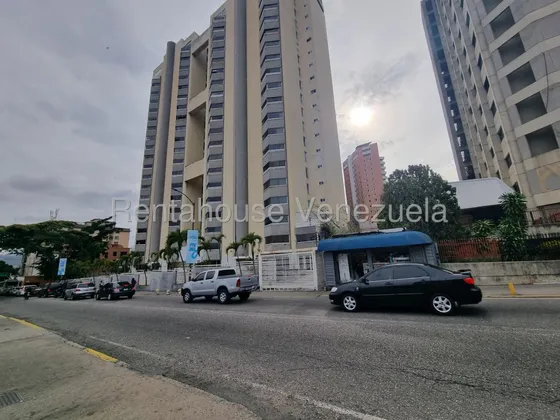 Espectacular Local En Alquiler Los Dos Caminos Amc 