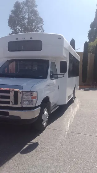 Ford F-450 6.8 Xl At
