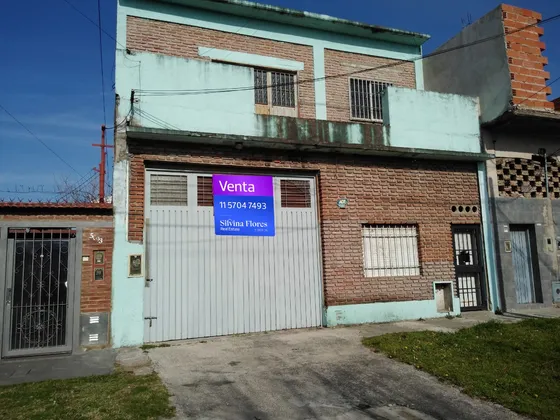 Galpón Con Oficina Y Departamento En Planta Alta 
