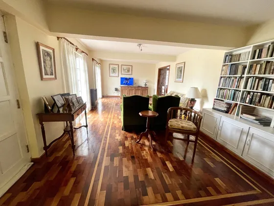 Casa En Venta En Carlos Paz -la Cuesta - 3  Dormitorios - Pileta - Excelente Vistas!!
