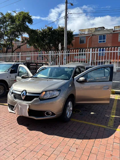 Renault Logan 1.6 Privilege / Intens