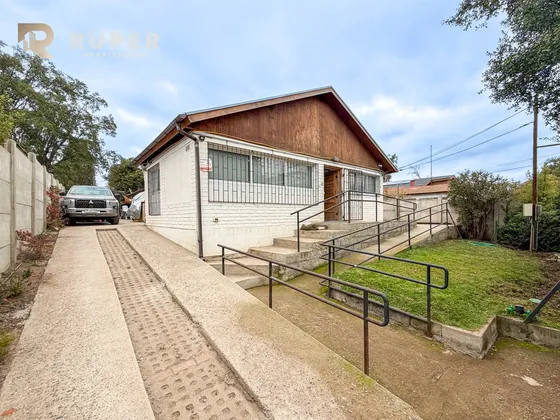 Casa En Sector Los Romeros Cercano A Playa Amarilla