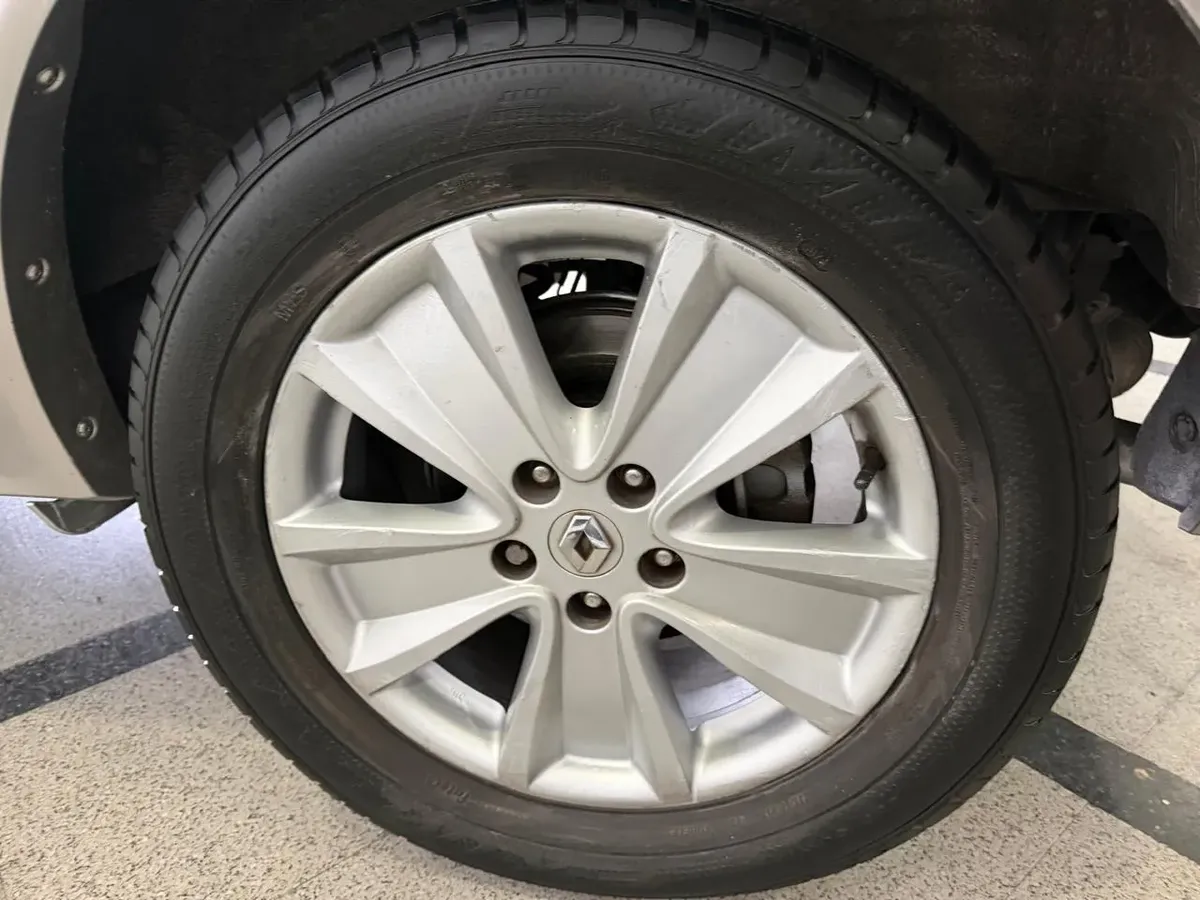 Renault Koleos 2.5 Expression 4x2 Mt5436092575442636815
