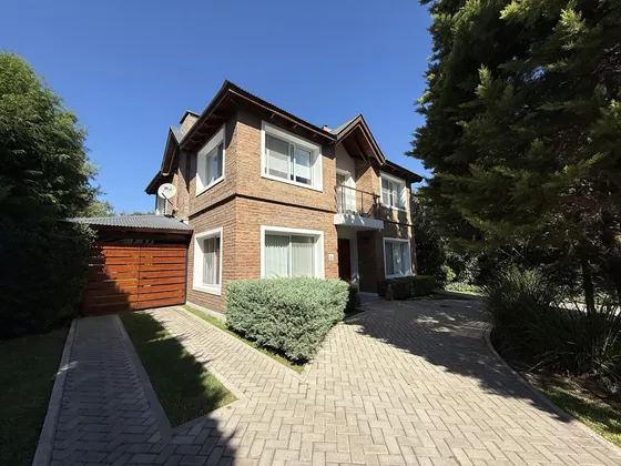 Casa En Venta 3 Dormitorios Con Pileta En Barrio Privado Cielo Roldan