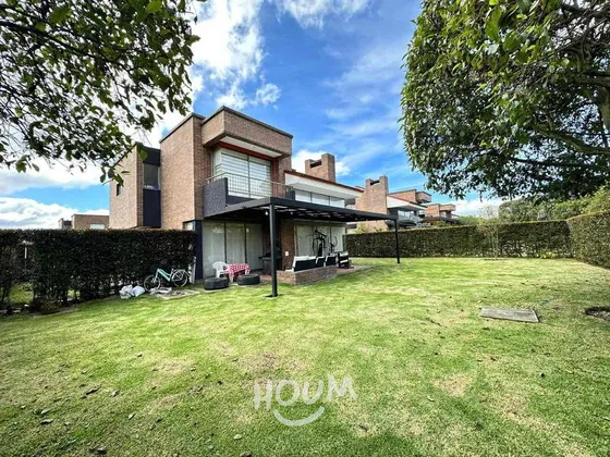 Casa En Cota Centro. 3 Habitaciones, 221 M², Id: 143426