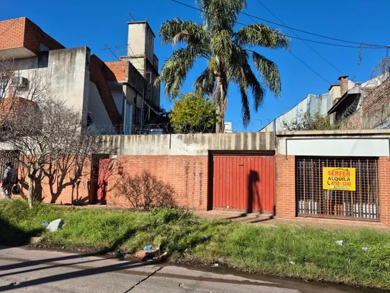 Alquiler De Casa 3 Ambientes En Caseros, Tres De Febrero