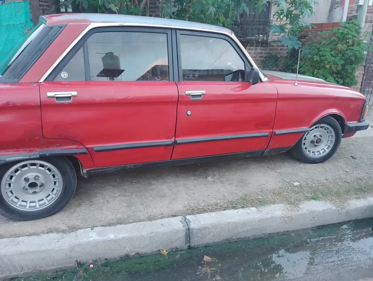 Ford Falcon 3.0 Lujo Ghia 3V