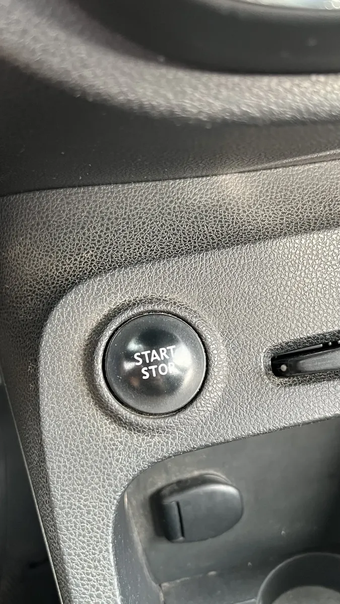 Renault Captur 2.0 Zen5181037458712371218