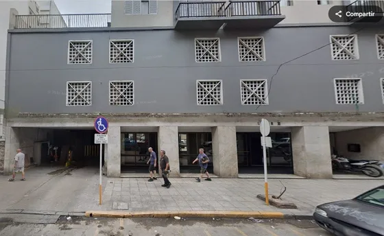 Venta Cochera Fija Cubierta . Zona Plaza Colón