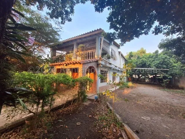 Amplia Y Acogedora Casa Tipo Granja Con 1.025 M2 De Terreno Propio,agua Por Tuberias E De 30 Mil Ltrs De Agua. Casa De 2 Pisos 