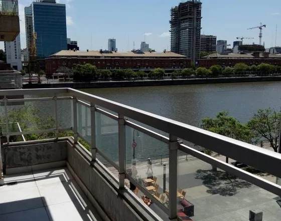 Venta Hermoso Departamento Un  Ambiente Divisible  Con Balcón Edif. Crucero Puerto Madero.