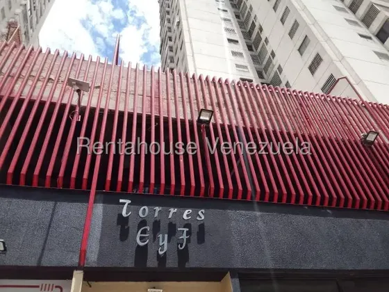 Centrico Apartamento Frente En La Candelaria Nb 7-586