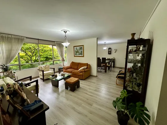 Amplio Apartamento En Venta En Laureles-estadio