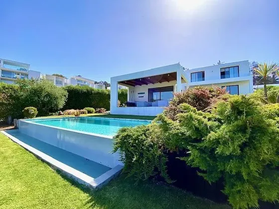 Exquisita Casa Con Piscina En Venta En Marbella