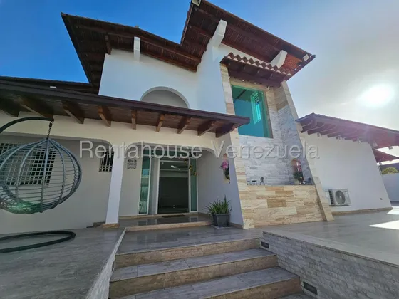 Casa En Venta, Los Naranjos Del Cafetal #25-24038 | Vanessa Sayago