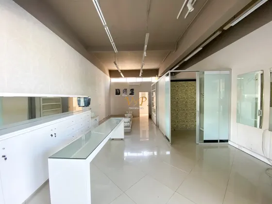 Av. La Dehesa / Ideal Salud/belleza/spa /amplia Factibilidad