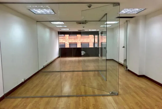 Oficina En Arriendo/venta En Chico Norte. Cod A1298