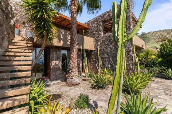 Casa En Arriendo De 5 Dorm. En Colina