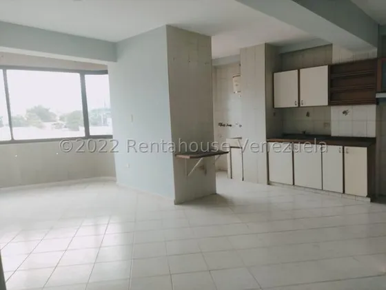 Naudy Escalona Vende Confortable Apartamento En La Av. La Mata Cabudare 