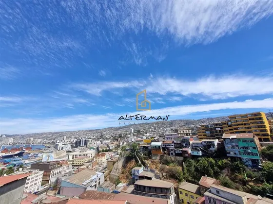 Espectacular Propiedad Con Vista Panorámica A Valparaíso