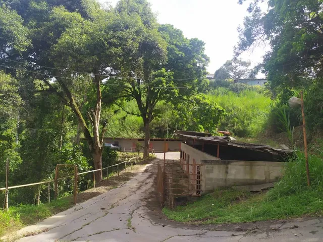 Vendo Caballeriza De 3.450 M2, Ref. 35.000 - Urb. El Limon