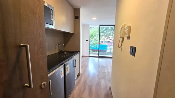 Arriendo Home Studio Con Terraza Y Excelente Conectividad
