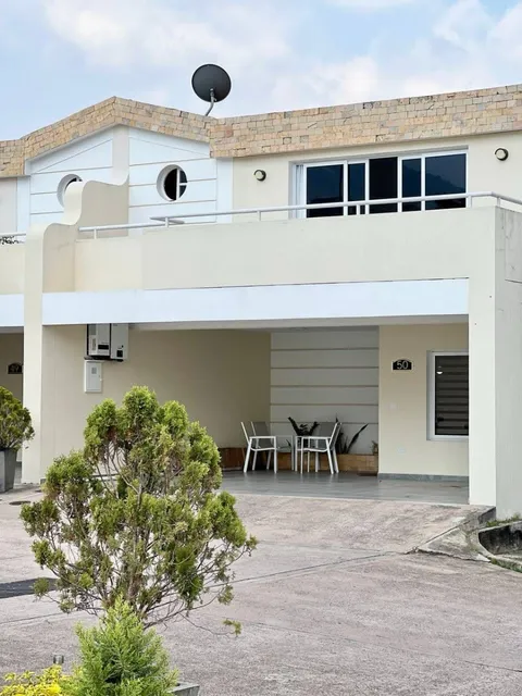 Casa Entre Av. Los Agustinos Y España, Urb. La Fontana San Cristóbal. /so.