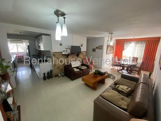 Venta De Cómodo Apartamento En Bello Monte #25-24423