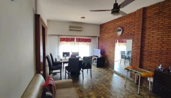 Ph En Venta - 2 Dormitorios 2 Baños - 160mts2 - Bernal