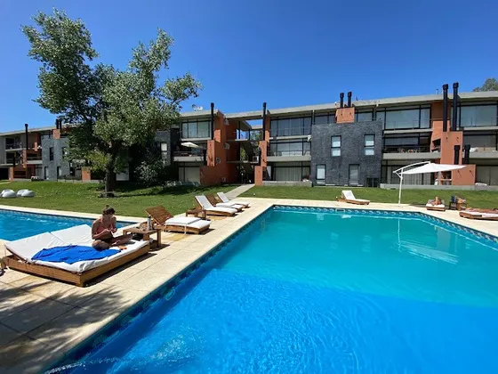 Depto. De 3 Amb. En Pb, Condominio Las Cavas Canning Apto Credito