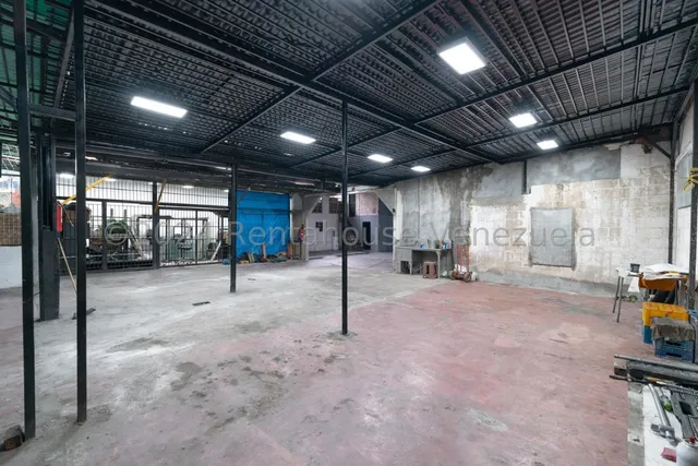 Ft Galpón - Deposito De 811,25 Mts2  En Venta A Pie De Calle Cerca De La Avda. Libertador- Sabana Grande / Mls#24-24102