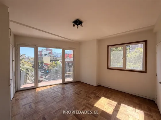 Departamento En Venta De 2 Dorm. En Providencia