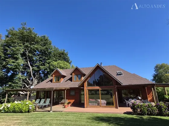 Baha Coique, Casa En Venta 5 Dormtorios En Futrono
