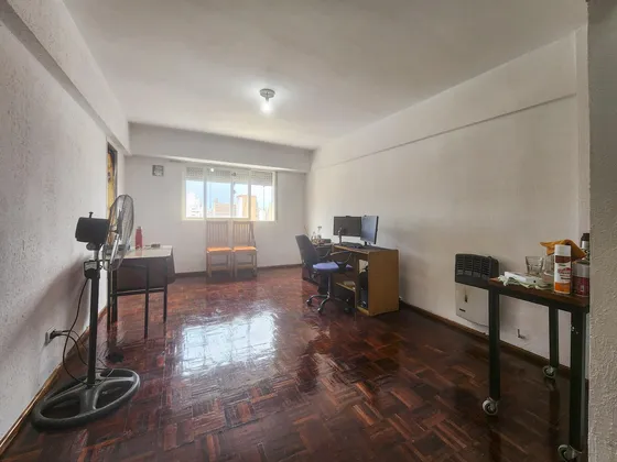 Departamento De 1 Dormitorio Con Cocina Separada, Lavadero Y Balcón