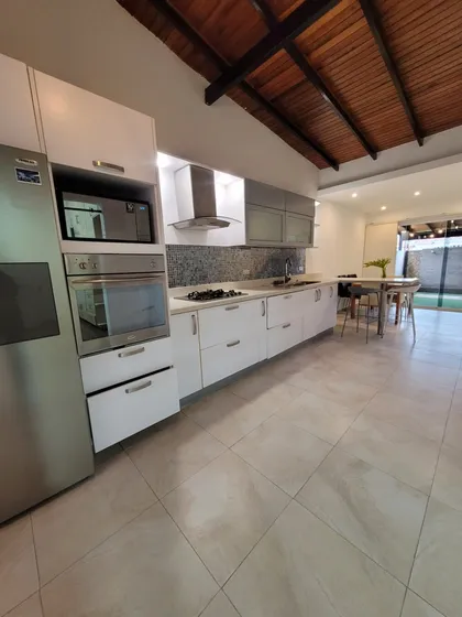 Casa En Venta Valle De Oro San Diego, Increíble Oportunidad De Adquirir La Casa De Tus Sueños En Una Excelente Ubicación! Cerca De Universidades, Colegios Y Zona Comercial. Dapo