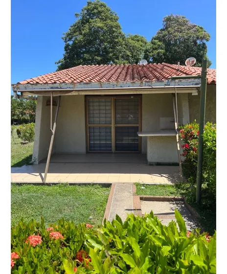 Venta De Villa Dos Niveles,  Higuerote