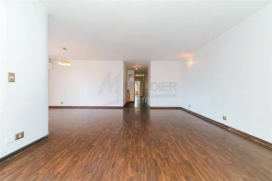 Departamento En Venta De 3 Dorm. En El Golf