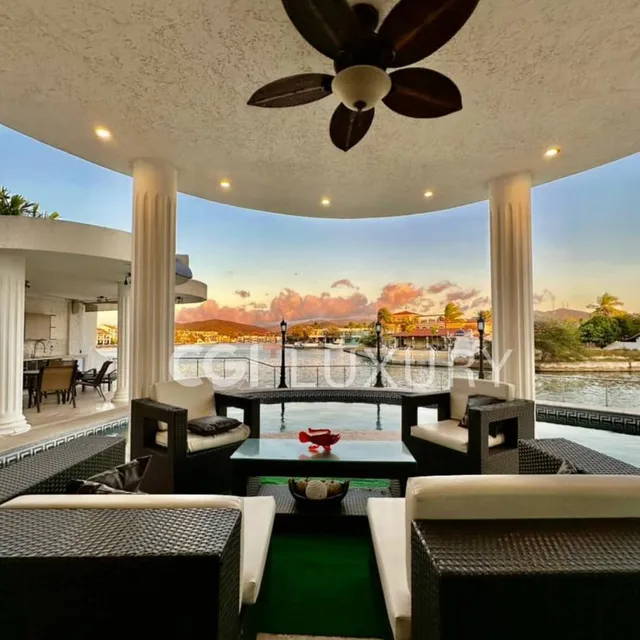 Cgi+ Luxury Lecheria Alquila Villa Estilo Neoclasico En La Urb, Las Villas 