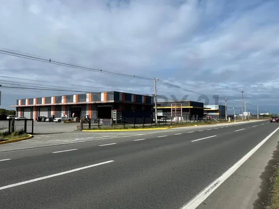 Se Arriendan Bodegas Para Uso Comercial