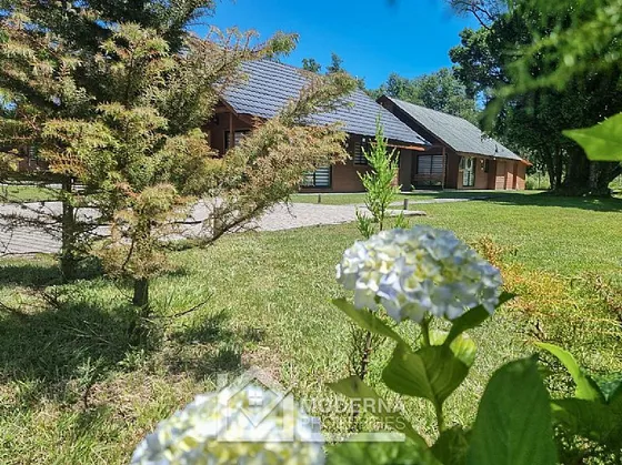 Venta Parcela Con 6 Cabañas Arrendadas