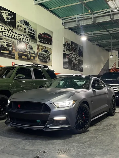 Ford Mustang Coyote