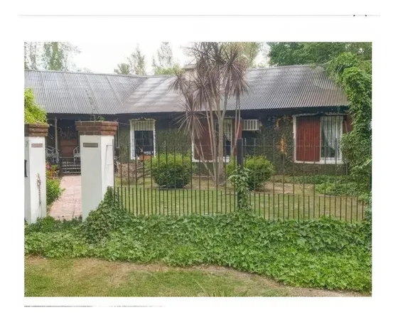 Casa En Venta - 3 Dormitorios 3 Baños - 200mts2  - Presidente Peron